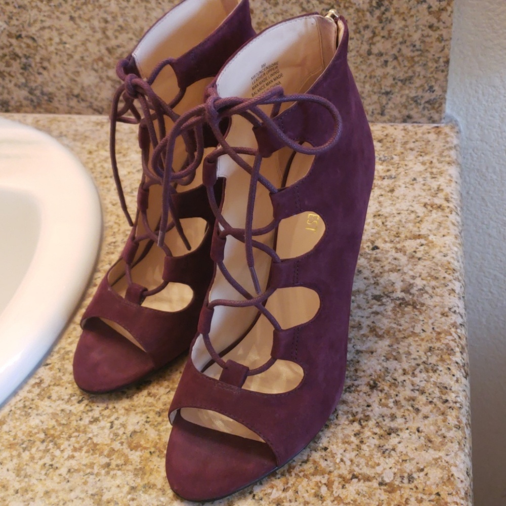 Nine West Burgandy Heels